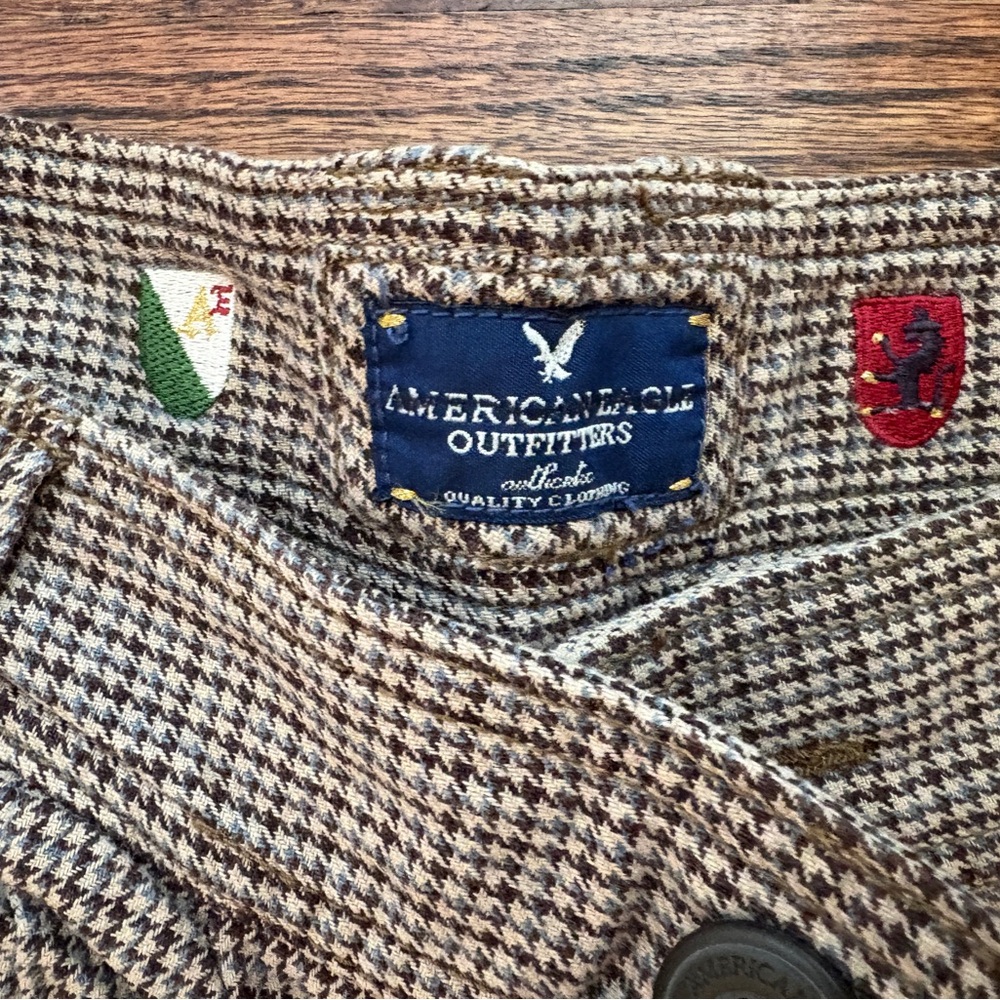 American Eagle Women's Brown Checkered Shorts - Picture 2 of 4